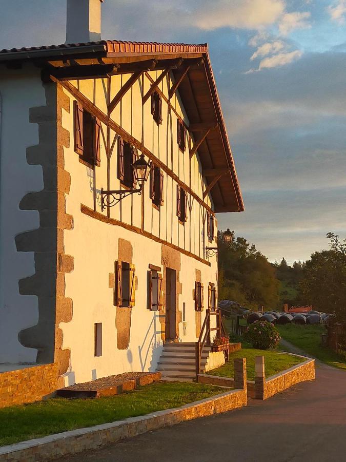 Saskarate Villa Asteasu Екстериор снимка