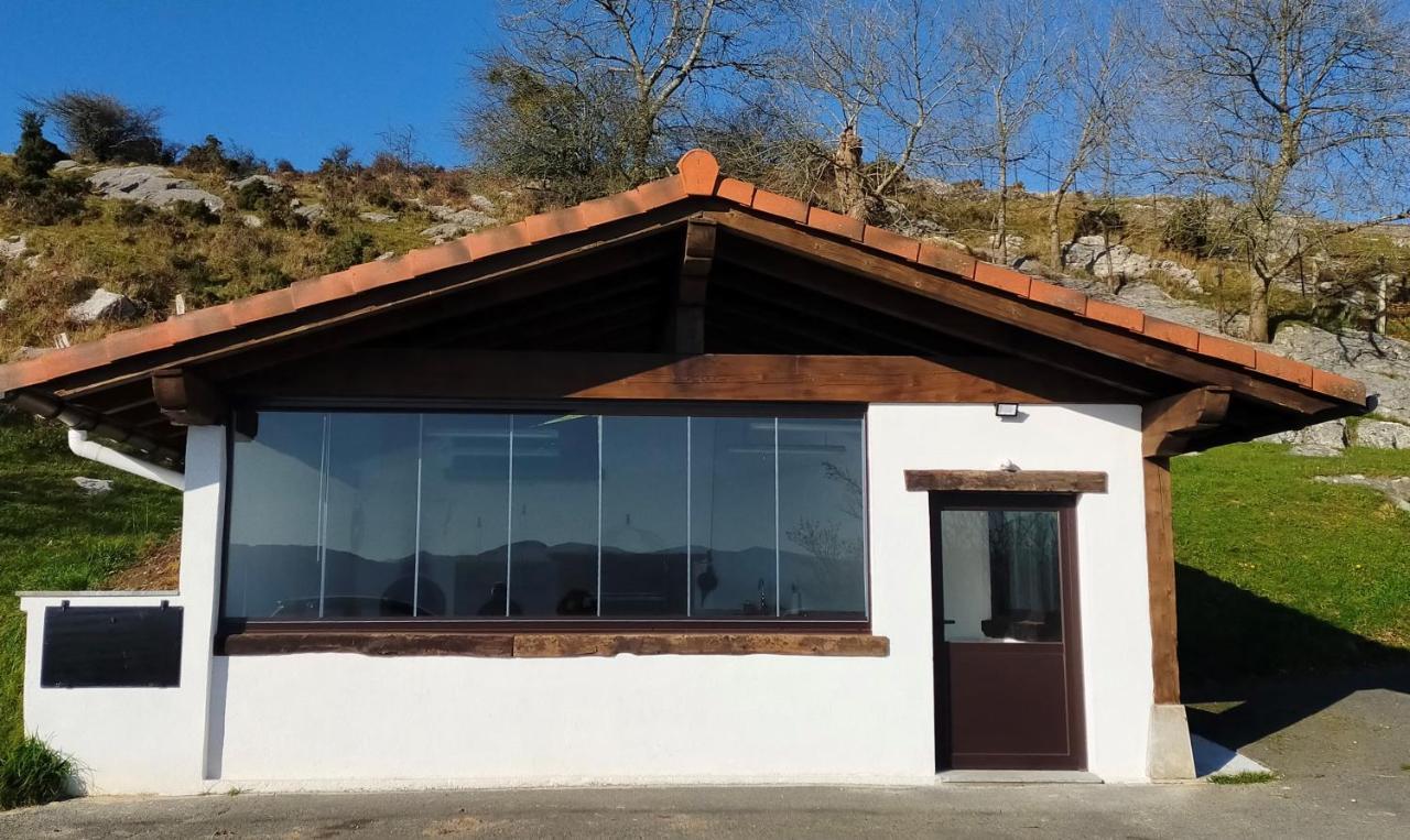 Saskarate Villa Asteasu Екстериор снимка