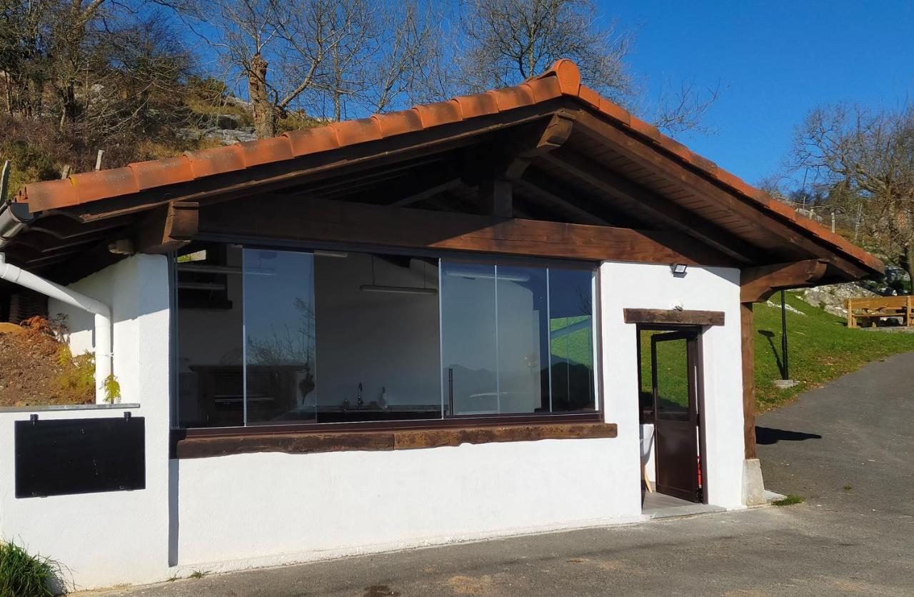 Saskarate Villa Asteasu Екстериор снимка